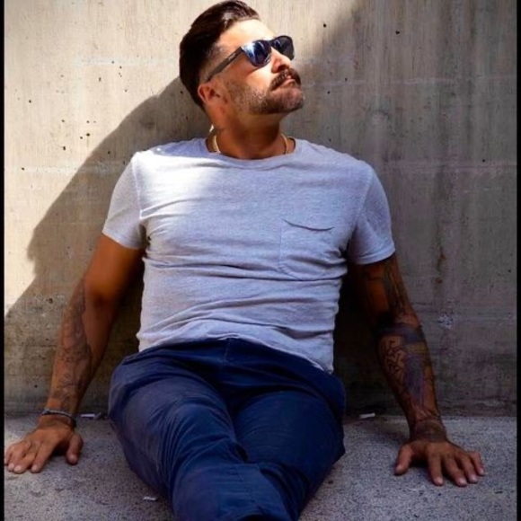 Meet your Posher, Emilio - Picture 1 of 1